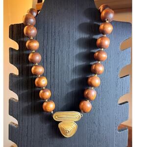 Vtg Duplaisé Wood Bead Statement Necklace Gold Tone Pendant Boho Retro Jewelry